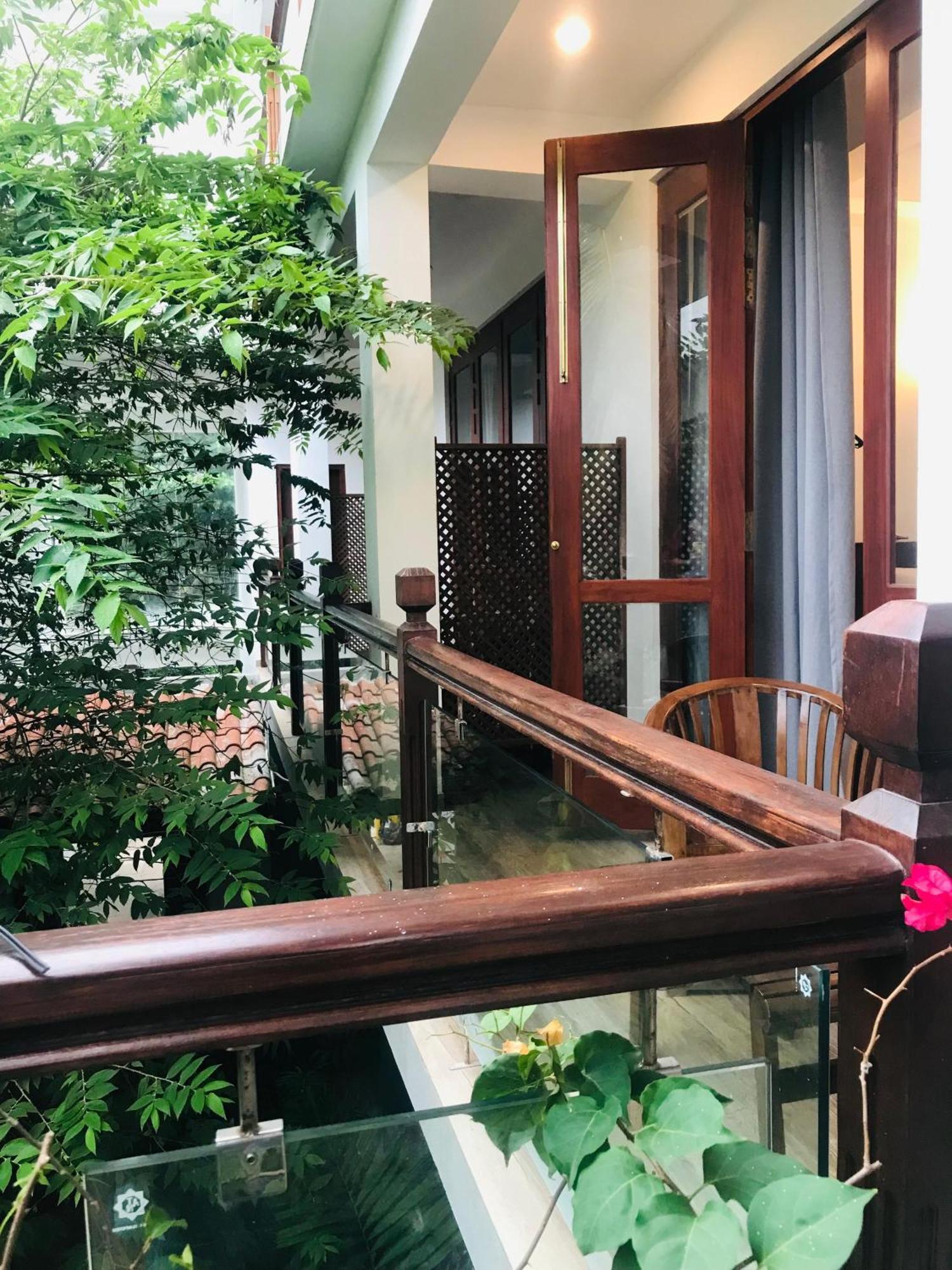 Blue Whales Hotel Hikkaduwa Extérieur photo